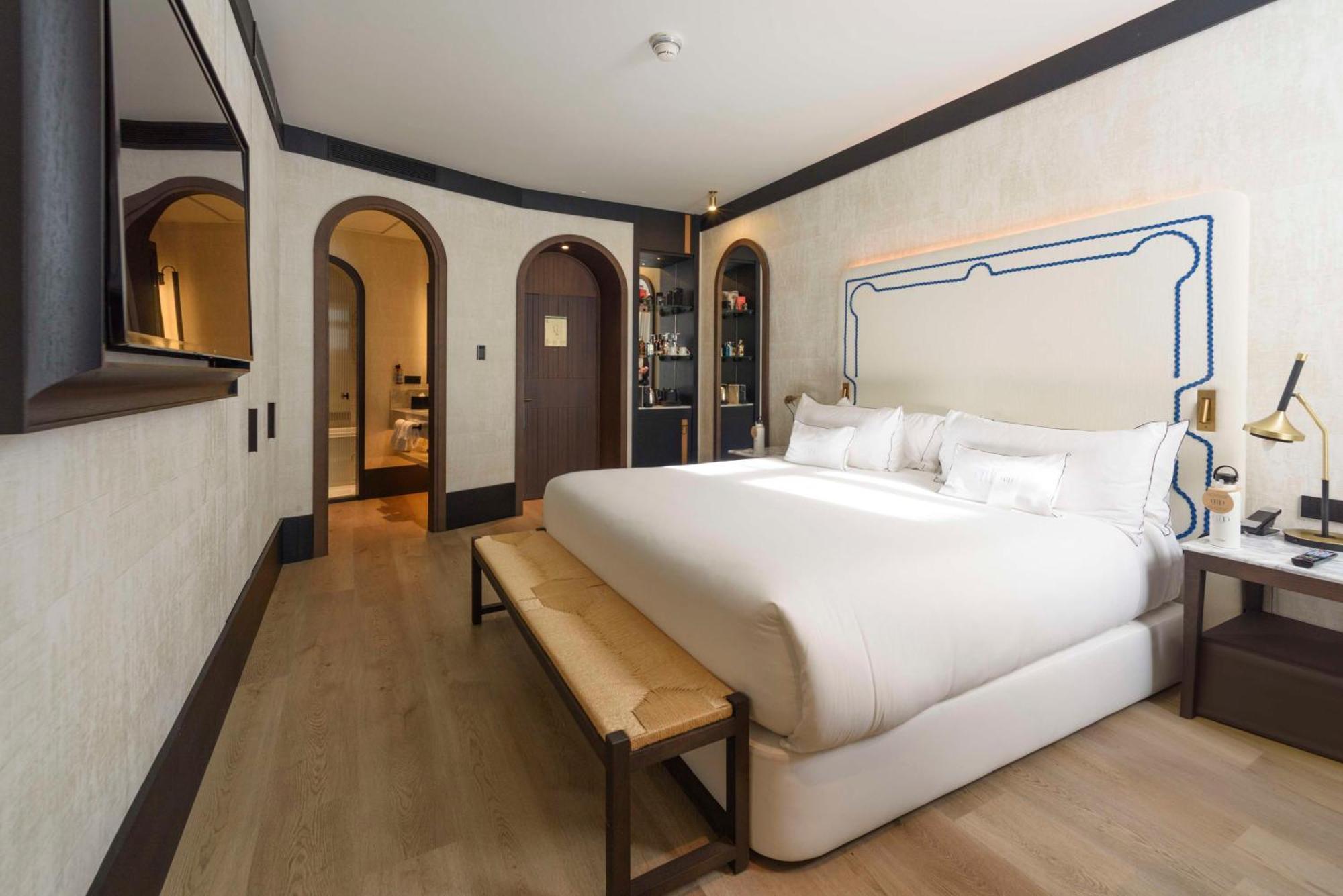 Hotel Montera Madrid, Curio Collection By Hilton Eksteriør billede