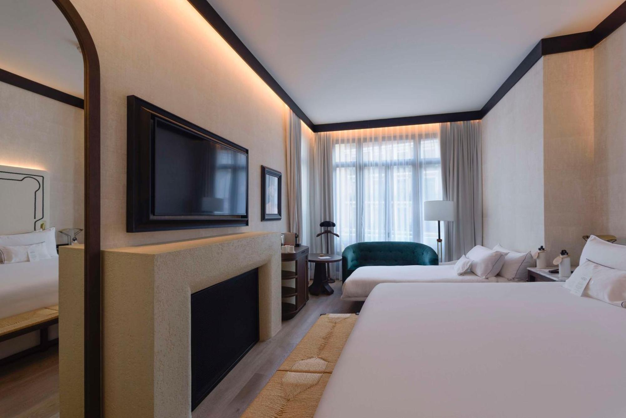 Hotel Montera Madrid, Curio Collection By Hilton Eksteriør billede