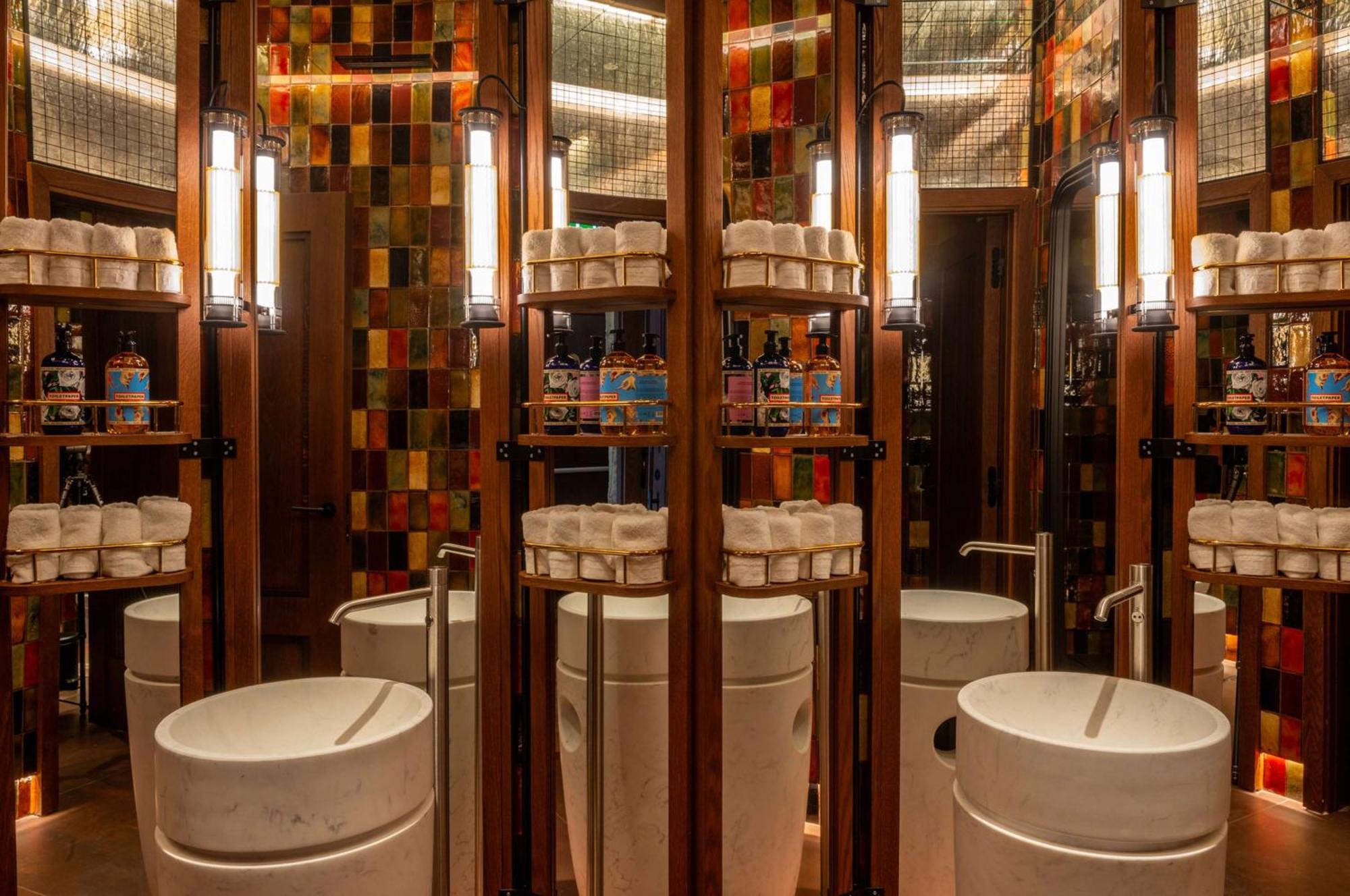 Hotel Montera Madrid, Curio Collection By Hilton Eksteriør billede